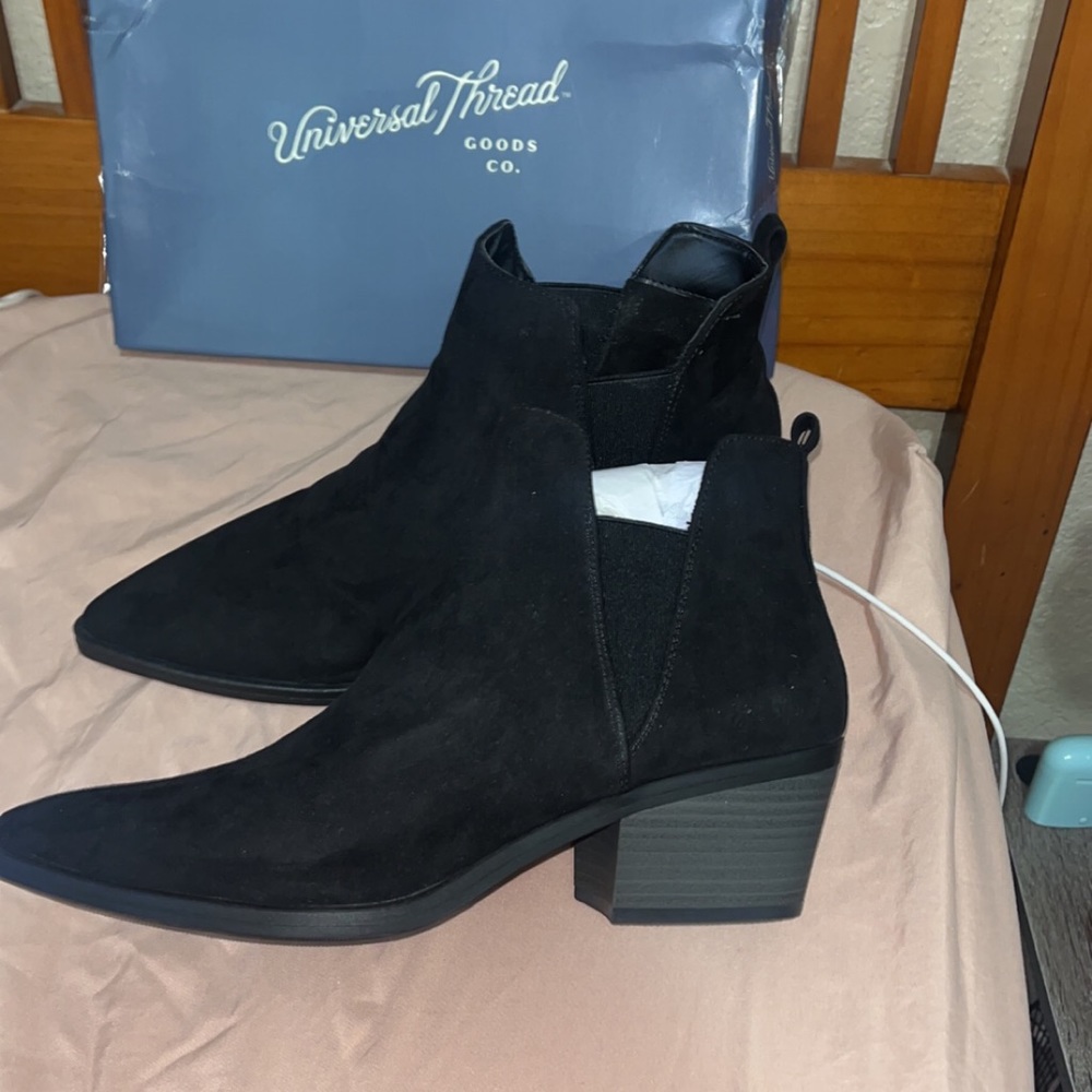 Women’s size 10 black boots